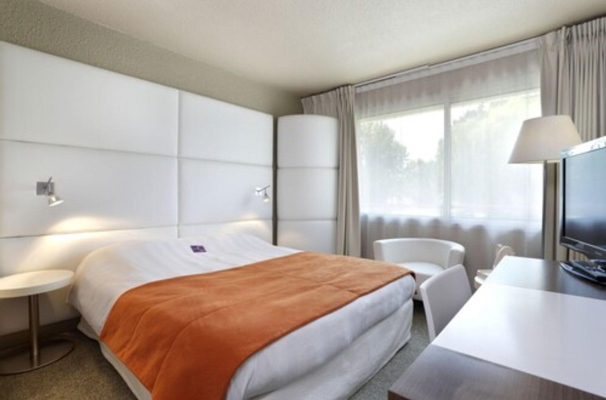 Hotel Mercure Brive Ussac Esterno foto