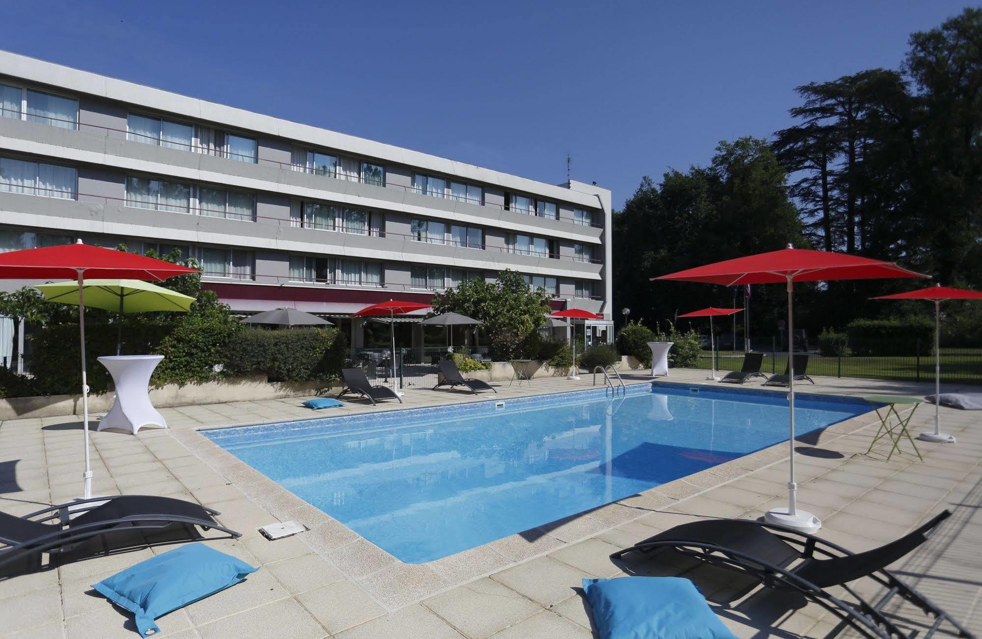 Hotel Mercure Brive Ussac Esterno foto